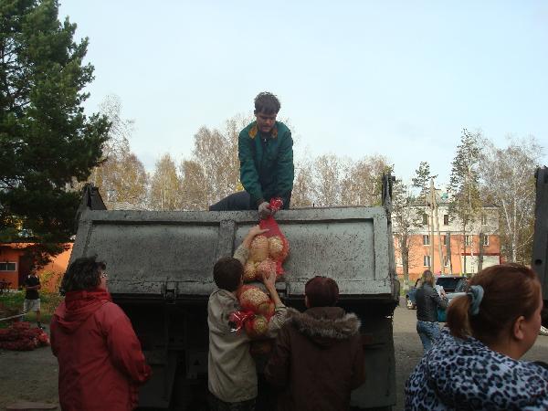 Помощь волонтеров