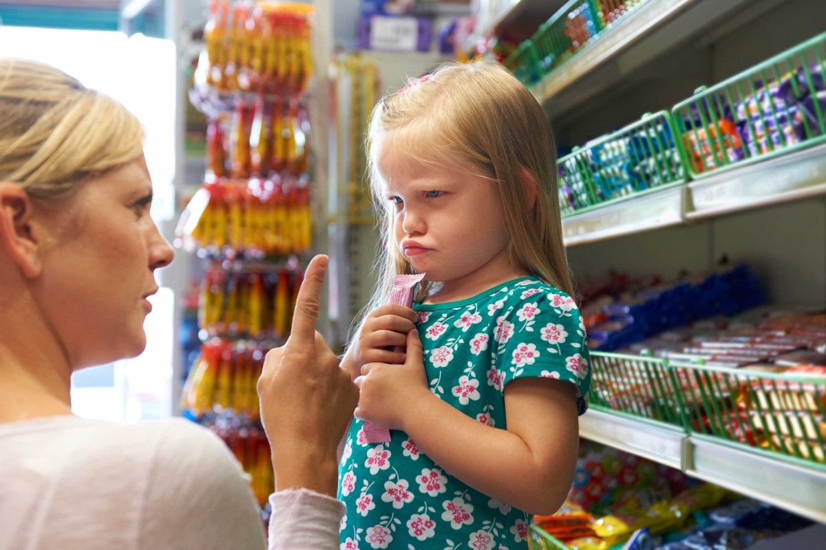 Как объяснить ребенку, что всего не купишь