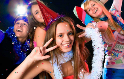 Подросток хочет встречать Новый год в компании сверстников: как поступить?